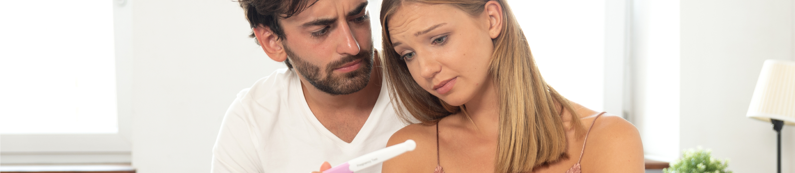 Par pokušava dobiti dijete. Problemi u spavaćoj sobi. Negativan rezultat testa na trudnoću.